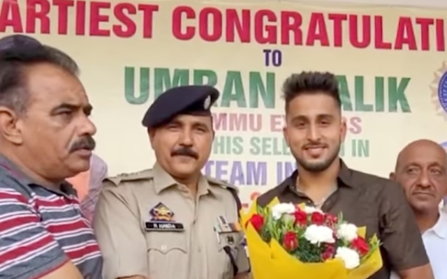 Umran Malik warm welcome in his home town gurjar nagar after successful ipl season