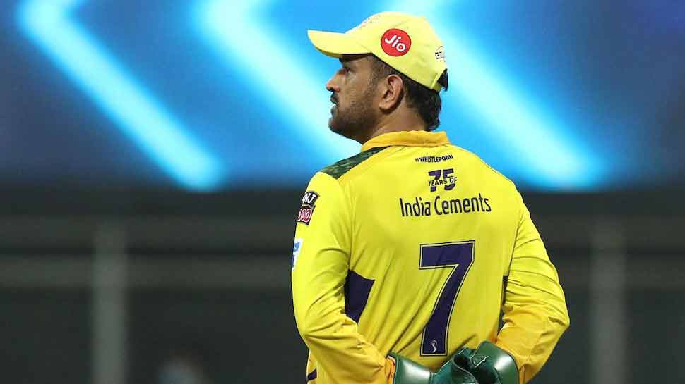 Why MS Dhoni Should Not Play IPL