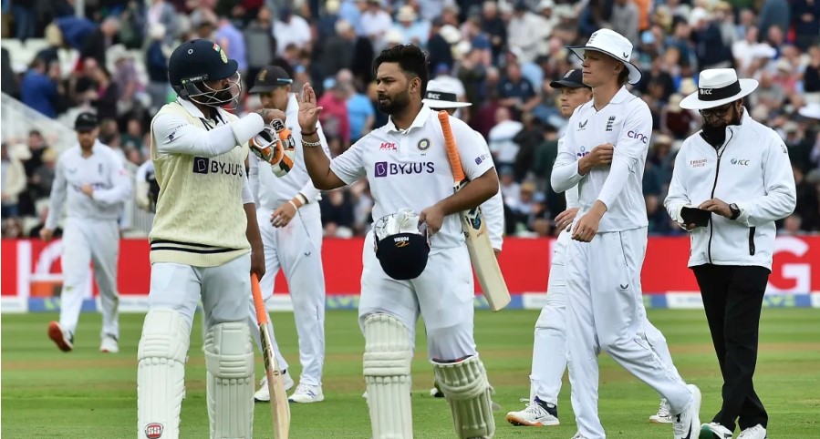 Team india score 400 runs in first innings after loses 5 wickets