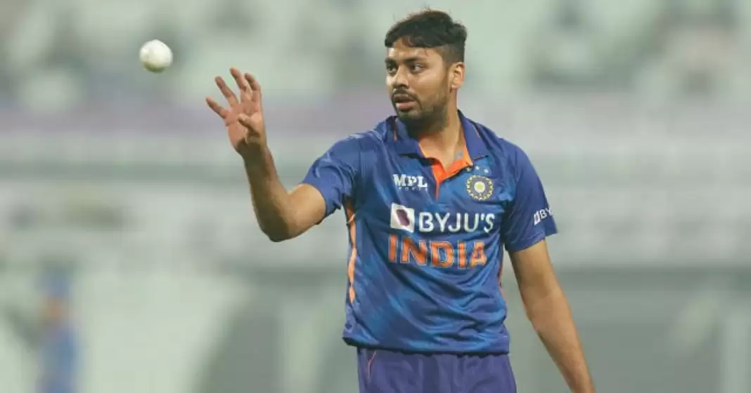 Avesh Khan trolled for poor bowling in 3rd T20