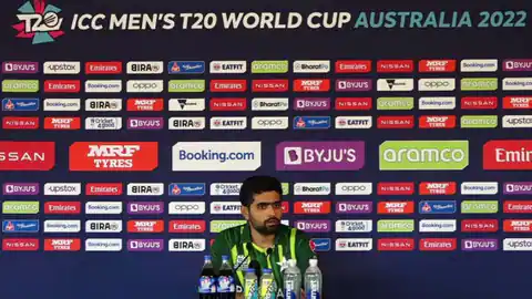 भविष्य में कभी IPL खेलेंगे पाकिस्तानी खिलाड़ी? सवाल सुन Babar Azam के छूट गए पसीने, वायरल हुआ वीडियो