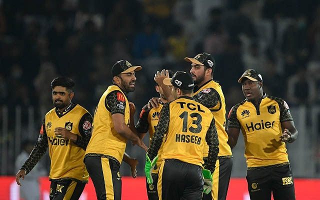 लाइव मैच में गेंदबाजी छोड़ ड्रामा करने लगे हसन अली, रजनीकांत स्टाइल में बल्लेबाज को दे डाली धमकी, वायरल हुआ VIDEO