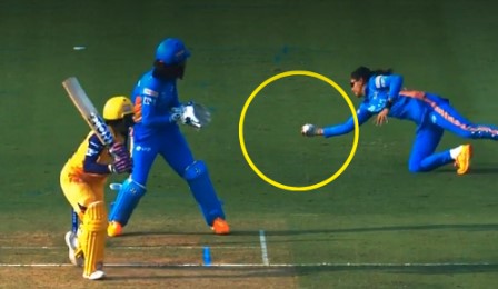 VIDEO: हरमनप्रीत कौर ने पकड़ा WPL का सबसे बेस्ट कैच, गोली की रफ़्तार से जा रही गेंद को हवा में उड़कर 1 हाथ से लपका