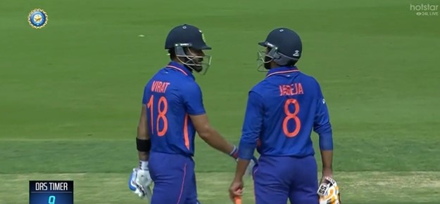 VIDEO: सचिन तेंदुलकर के नक्शे कदम पर चले विराट कोहली, दूसरे ODI में आउट होने के बाद इस हरकत से जीता फैंस का दिल