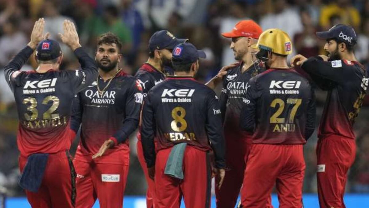 IPL 2023: गुजरात के खिलाफ मुकाबले से पहले RCB को तगड़ा झटका, टीम का सबसे अहम खिलाड़ी लौटा अपना देश