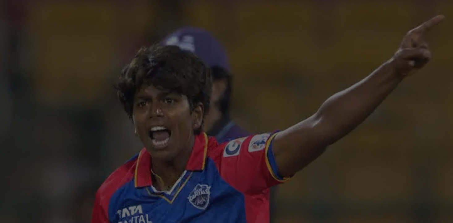 LIVE में बदतमीजी पर उतरी दिल्ली की गेंदबाज, UP के बल्लेबाज को इस वजह से सरेआम दी गंदी-गंदी गालियां, VIDEO वायरल